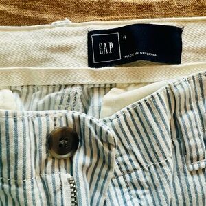 GAP Women’s Blue Striped Straight Legged Pants